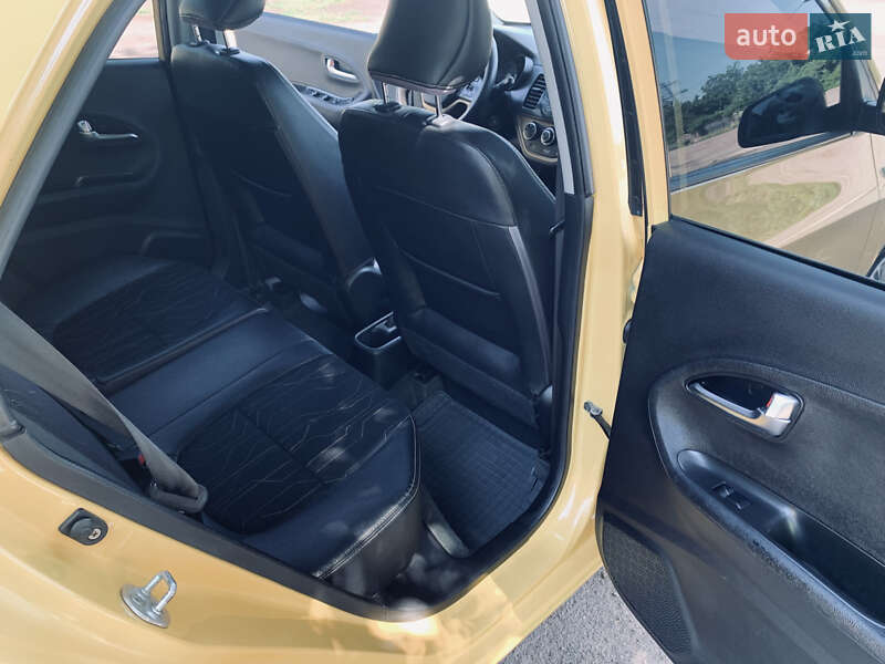 Хэтчбек Kia Picanto 2011 в Кривом Роге