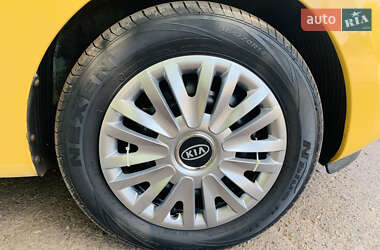Хетчбек Kia Picanto 2011 в 