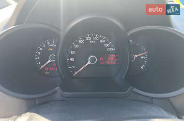 Хэтчбек Kia Picanto 2012 в 