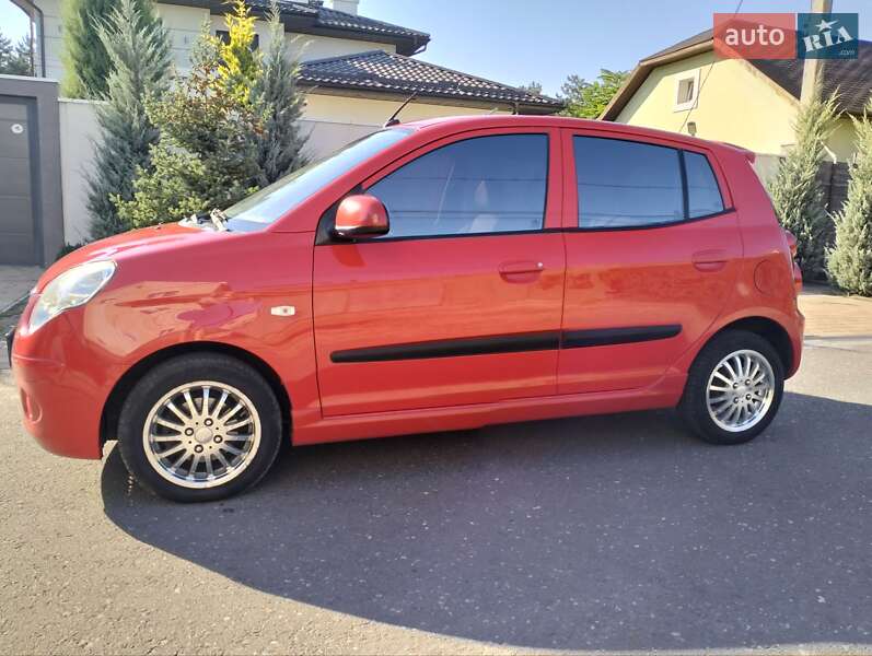 Хэтчбек Kia Picanto 2010 в 