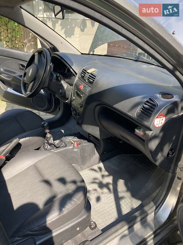 Хетчбек Kia Picanto 2010 в Львові