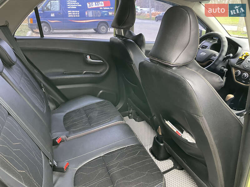 Хетчбек Kia Picanto 2011 в Черкасах
