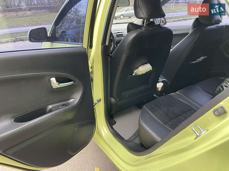 Хетчбек Kia Picanto 2011 в Черкасах