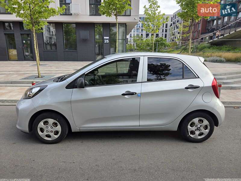 Хэтчбек Kia Picanto 2015 в Киеве
