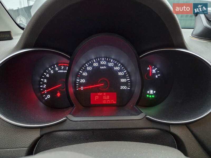 Хэтчбек Kia Picanto 2015 в Киеве