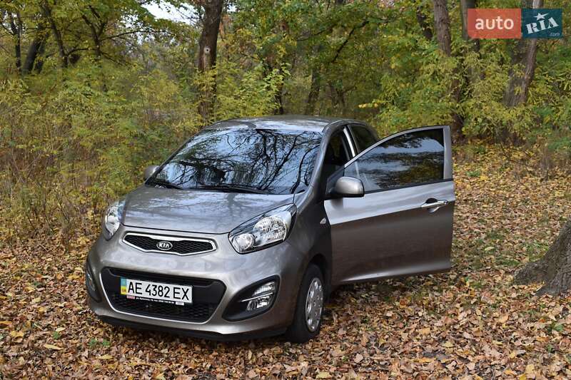 Хэтчбек Kia Picanto 2011 в Каменском