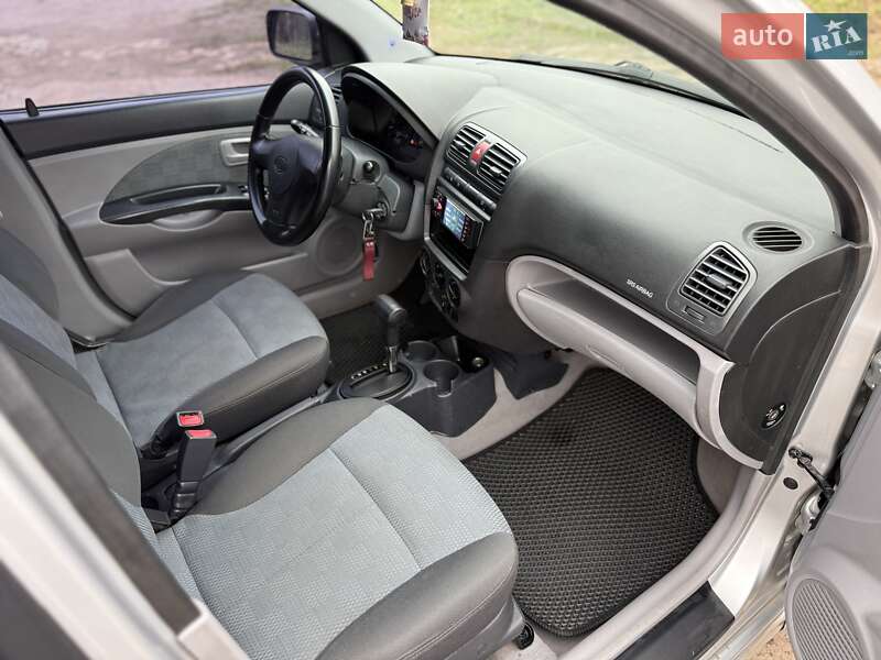 Хетчбек Kia Picanto 2006 в Кривому Розі фото 13 Хетчбек Kia Picanto 2006 в Кривому Розі