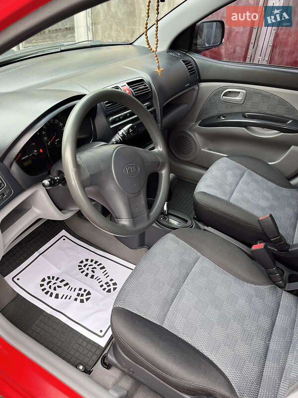 Хэтчбек Kia Picanto 2007 в Хусте