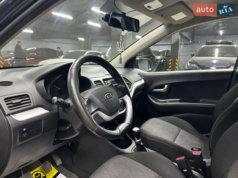 Хетчбек Kia Picanto 2012 в Чернівцях