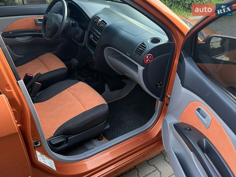 Хэтчбек Kia Picanto 2006 в Черновцах