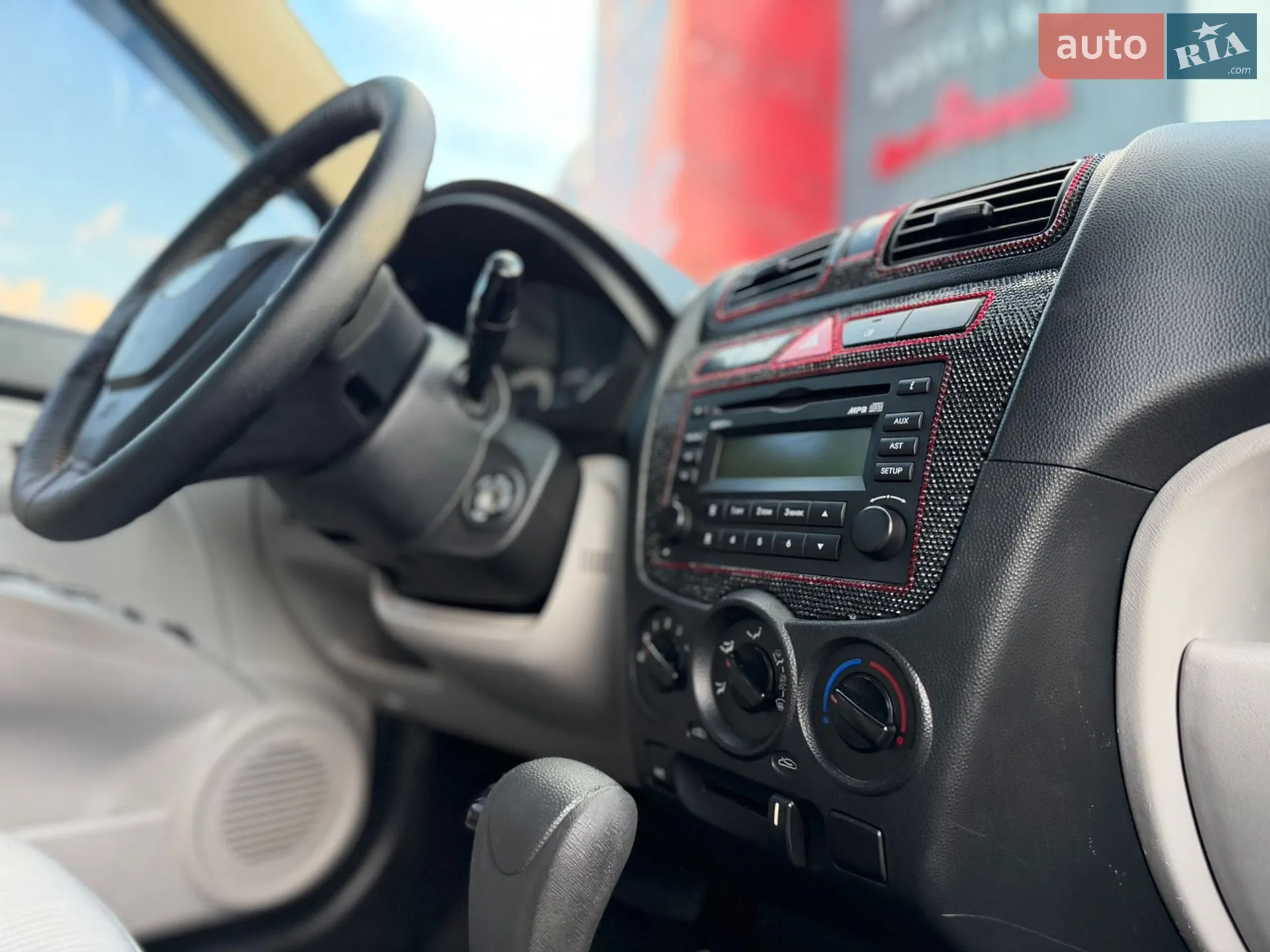 2011 Skoda Fabia - мініатюра 13