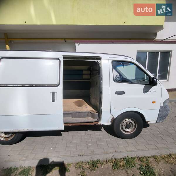 Минивэн Kia Pregio 2002 в 