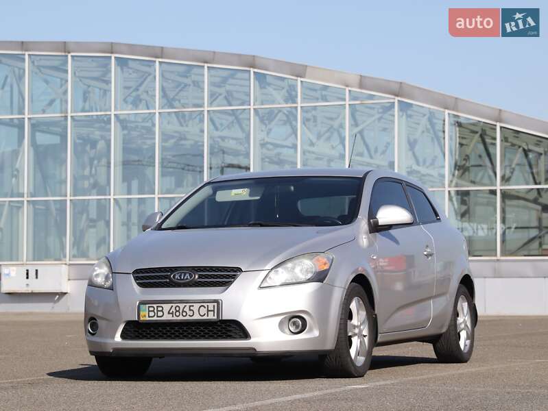 Купе Kia ProCeed 2008 в Киеве