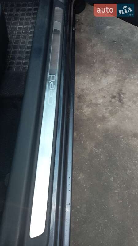 Хэтчбек Kia ProCeed 2008 в Вольнянске
