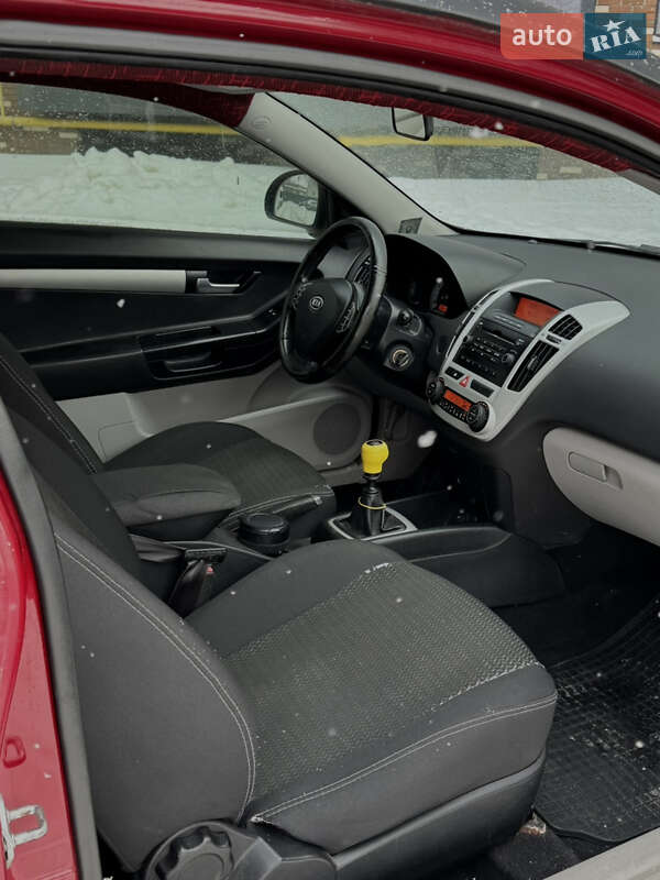 Хэтчбек Kia ProCeed 2008 в Житомире