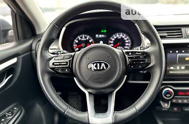 Позашляховик / Кросовер Kia Rio X-Line 2021 в 