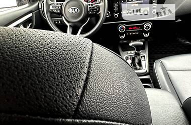 Позашляховик / Кросовер Kia Rio X-Line 2021 в 