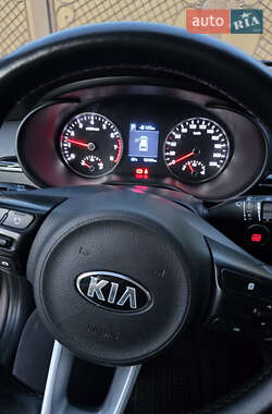 Внедорожник / Кроссовер Kia Rio X-Line 2018 в 