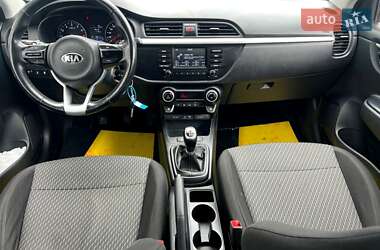 Внедорожник / Кроссовер Kia Rio X-Line 2018 в 