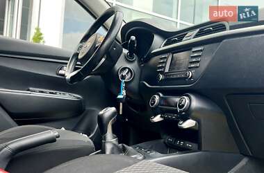 Внедорожник / Кроссовер Kia Rio X-Line 2018 в 