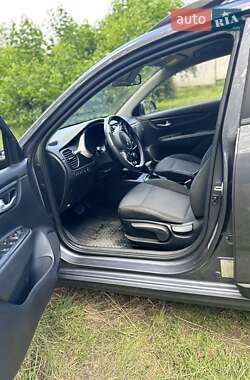 Внедорожник / Кроссовер Kia Rio X-Line 2022 в 