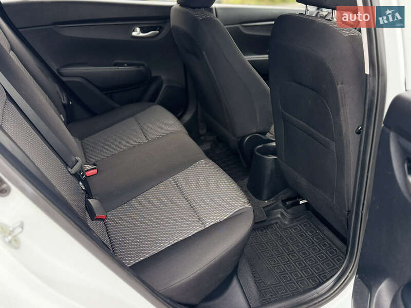 Внедорожник / Кроссовер Kia Rio X-Line 2019 в Полтаве