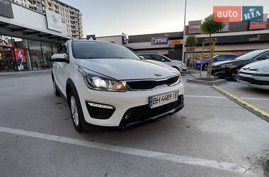Хэтчбек Kia Rio X-Line 2018 в 