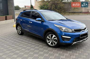 Внедорожник / Кроссовер Kia Rio X-Line 2018 в 