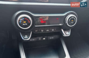Внедорожник / Кроссовер Kia Rio X-Line 2018 в 