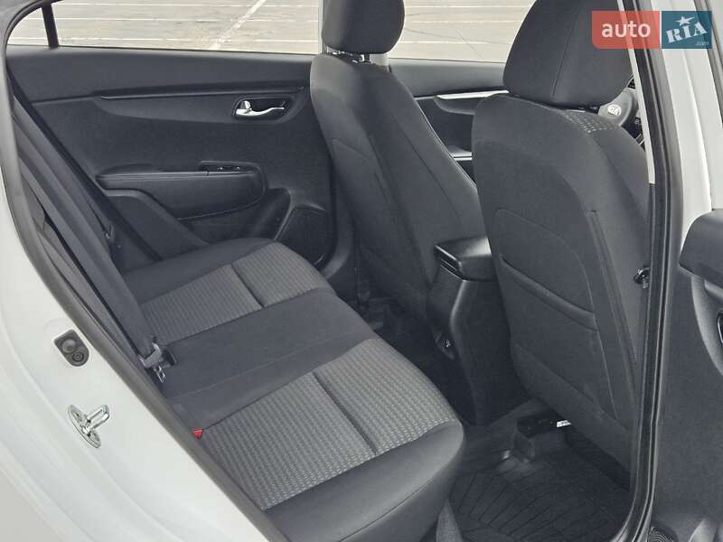 Внедорожник / Кроссовер Kia Rio X-Line 2021 в Киеве фото 34 Внедорожник / Кроссовер Kia Rio X-Line 2021 в Киеве