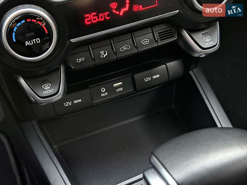 Внедорожник / Кроссовер Kia Rio X-Line 2018 в Одессе