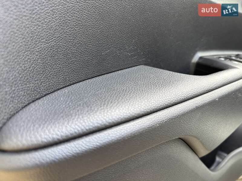 Позашляховик / Кросовер Kia Rio X-Line 2018 в Києві фото 36 Позашляховик / Кросовер Kia Rio X-Line 2018 в Києві