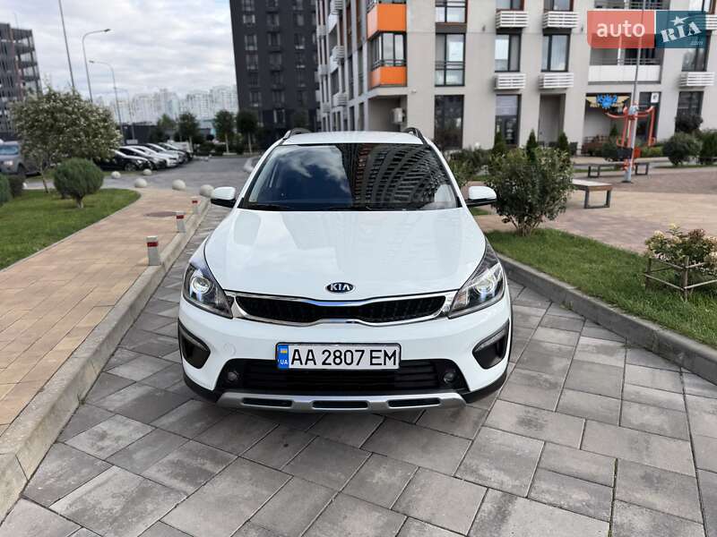 Внедорожник / Кроссовер Kia Rio X-Line 2018 в Киеве