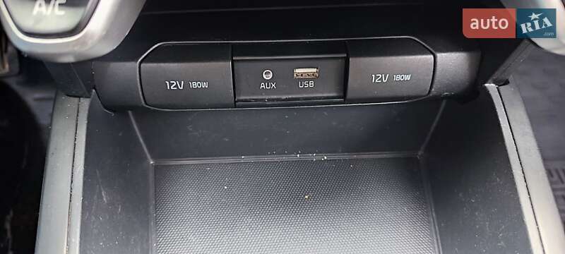 Позашляховик / Кросовер Kia Rio X-Line 2018 в Василькові