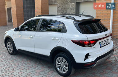 Позашляховик / Кросовер Kia Rio X 2021 в 