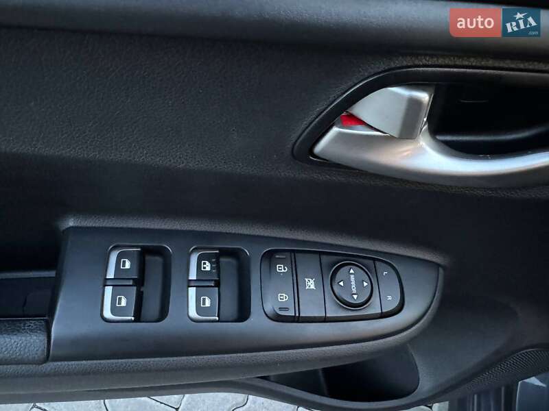 Внедорожник / Кроссовер Kia Rio X 2021 в Хмельницком