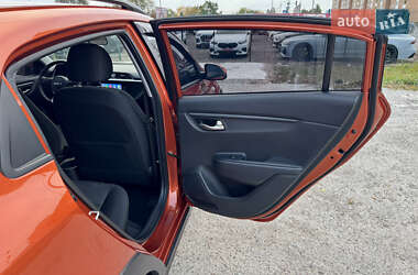 Внедорожник / Кроссовер Kia Rio X 2021 в 