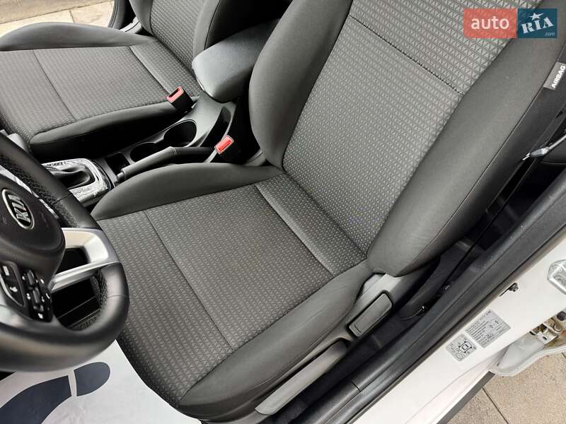 Внедорожник / Кроссовер Kia Rio X 2021 в Киеве