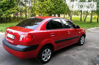 Седан Kia Rio 2009 в Глухове