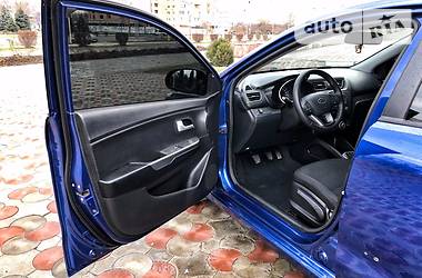 Седан Kia Rio 2013 в Энергодаре