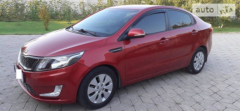 Седан Kia Rio 2014 в Кременчуге