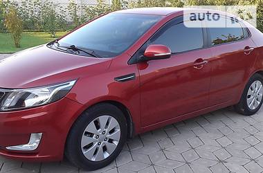 Седан Kia Rio 2014 в Кременчуге