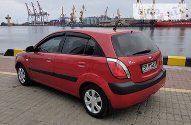 Хэтчбек Kia Rio 2006 в Одессе