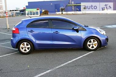 Хэтчбек Kia Rio 2012 в Чернигове