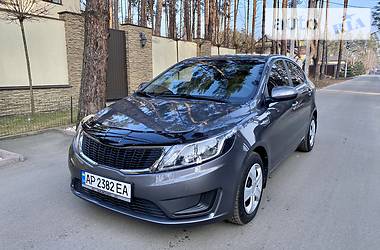 Седан Kia Rio 2013 в Киеве