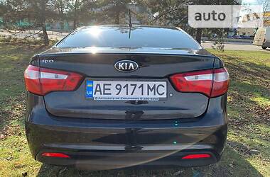 Седан Kia Rio 2013 в Днепре