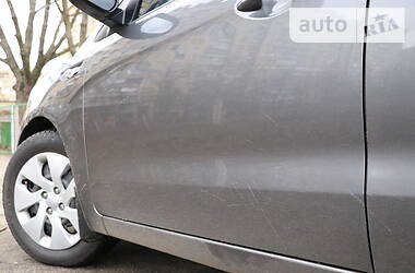 Седан Kia Rio 2011 в 