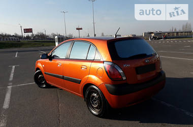 Хэтчбек Kia Rio 2006 в Кривом Роге