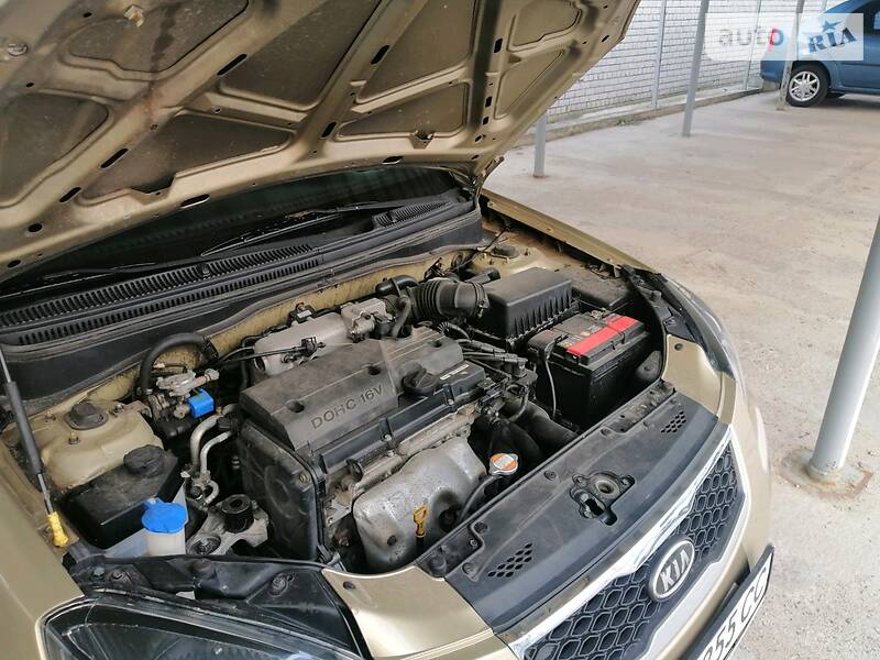 Седан Kia Rio 2010 в Чернігові