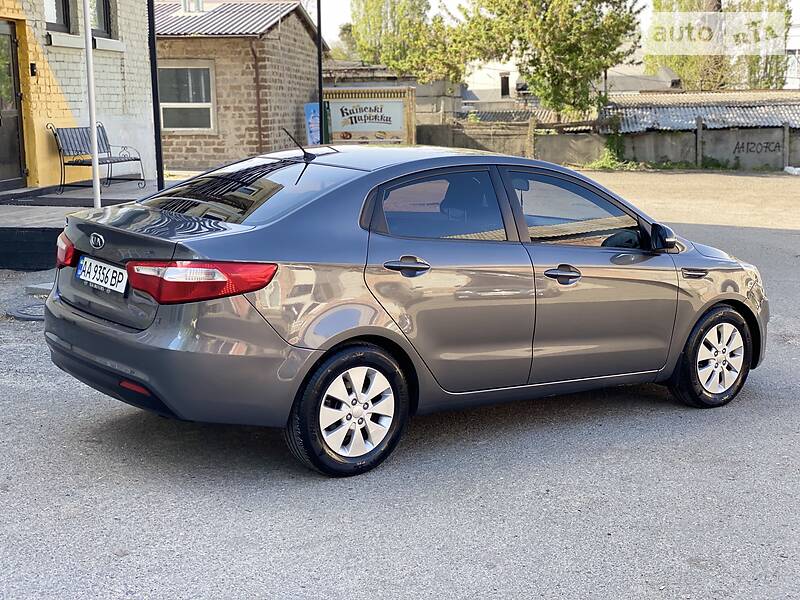 Седан Kia Rio 2011 в Києві